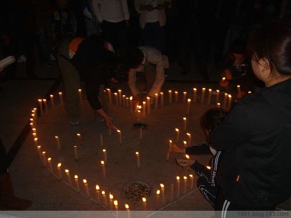 28、2008年5月17和19号两天，5.12地震之后的祭奠活动 - 爱心传递志愿者服务队 - 绥化市爱心传递志愿者服务队