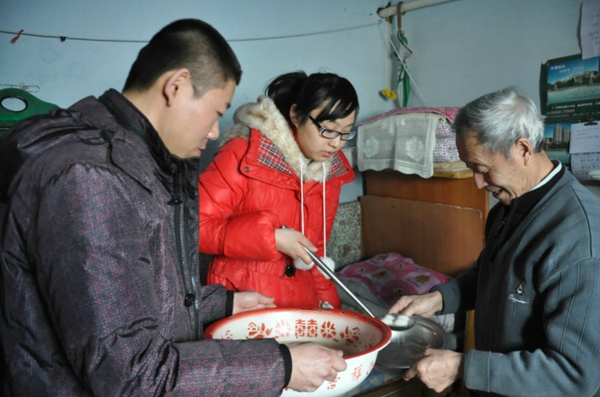 52、2013年元宵佳节给吉泰老年公寓的老人们送去汤圆 - 爱心传递志愿者服务队 - 绥化市爱心传递志愿者服务队