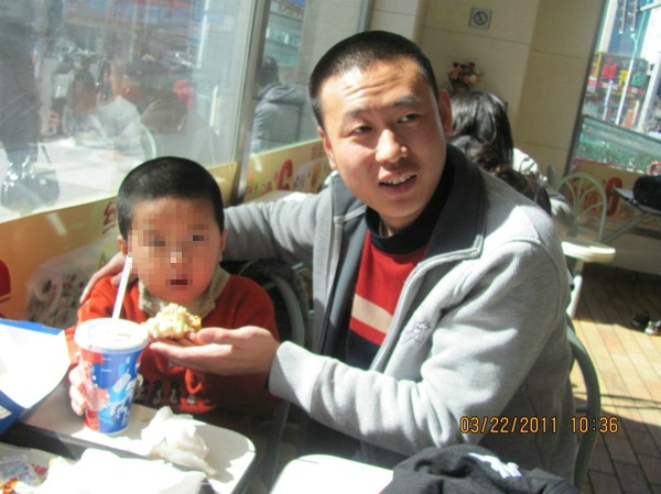 6、与自闭症孩子一起表演儿歌、游戏互动。 - 爱心传递志愿者服务队 - 绥化市爱心传递志愿者服务队