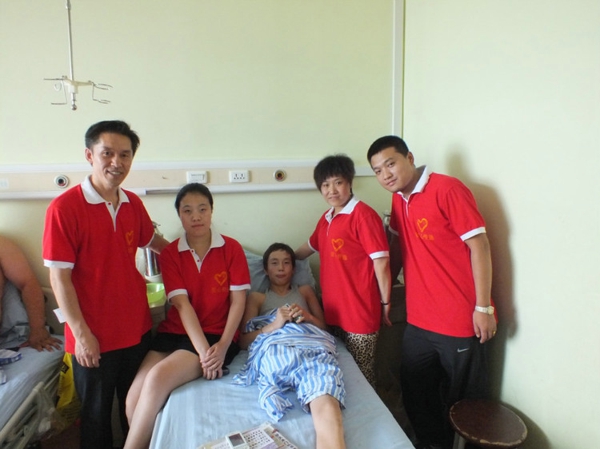 42、2012年7月12日为绥化七中学生肖雷捐款活动 - 爱心传递志愿者服务队 - 绥化市爱心传递志愿者服务队