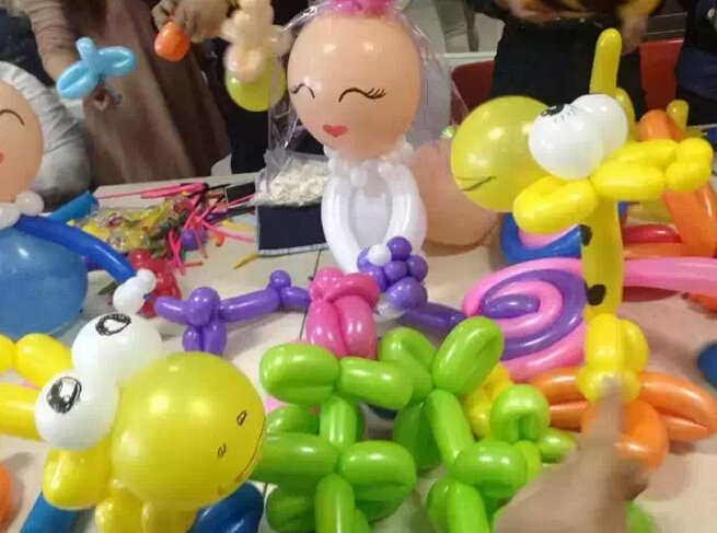 六一气球义卖活动