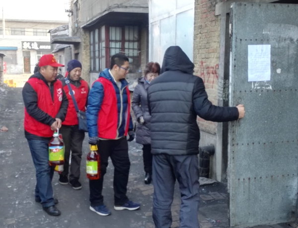 2016年01月31日走访慰问低保户贫困户